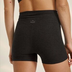 Beyond Yoga Spacedye All for Run 3” Short in Darkest Night Black